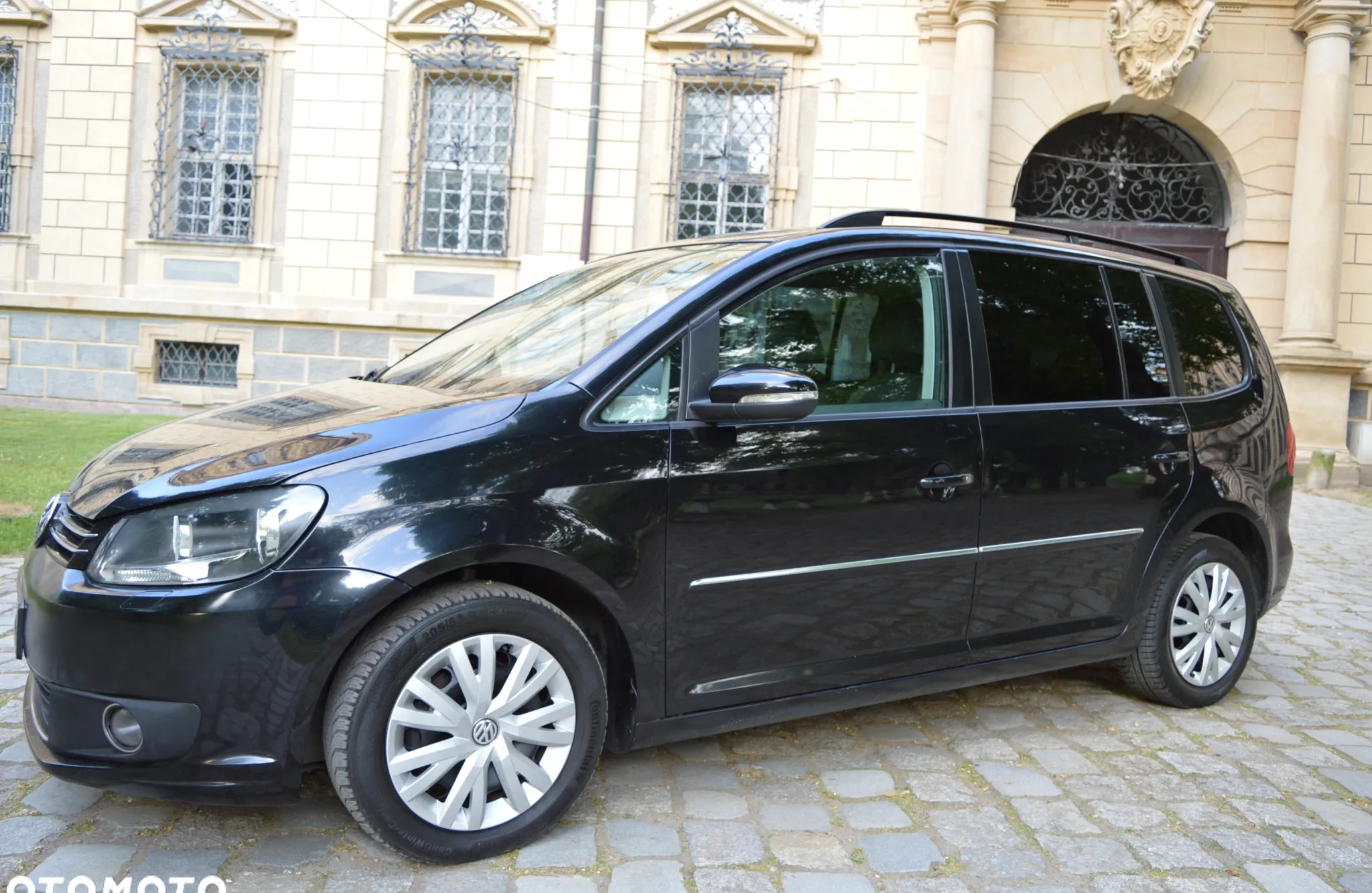 Volkswagen Touran cena 23700 przebieg: 306000, rok produkcji 2011 z Świebodzin małe 56